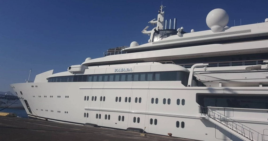 Στην ψαραγορά της Κέρκυρας ο πρώην εμίρης του Κατάρ!